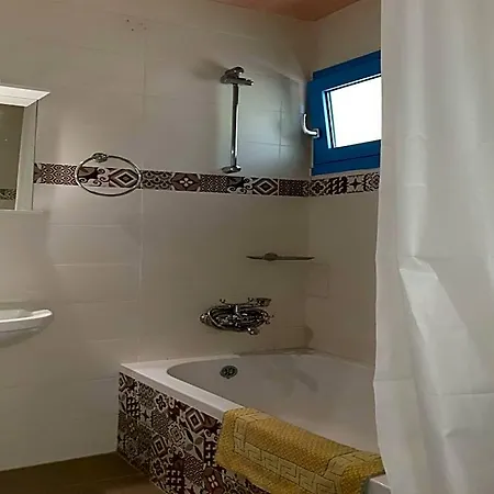Private Sea View *